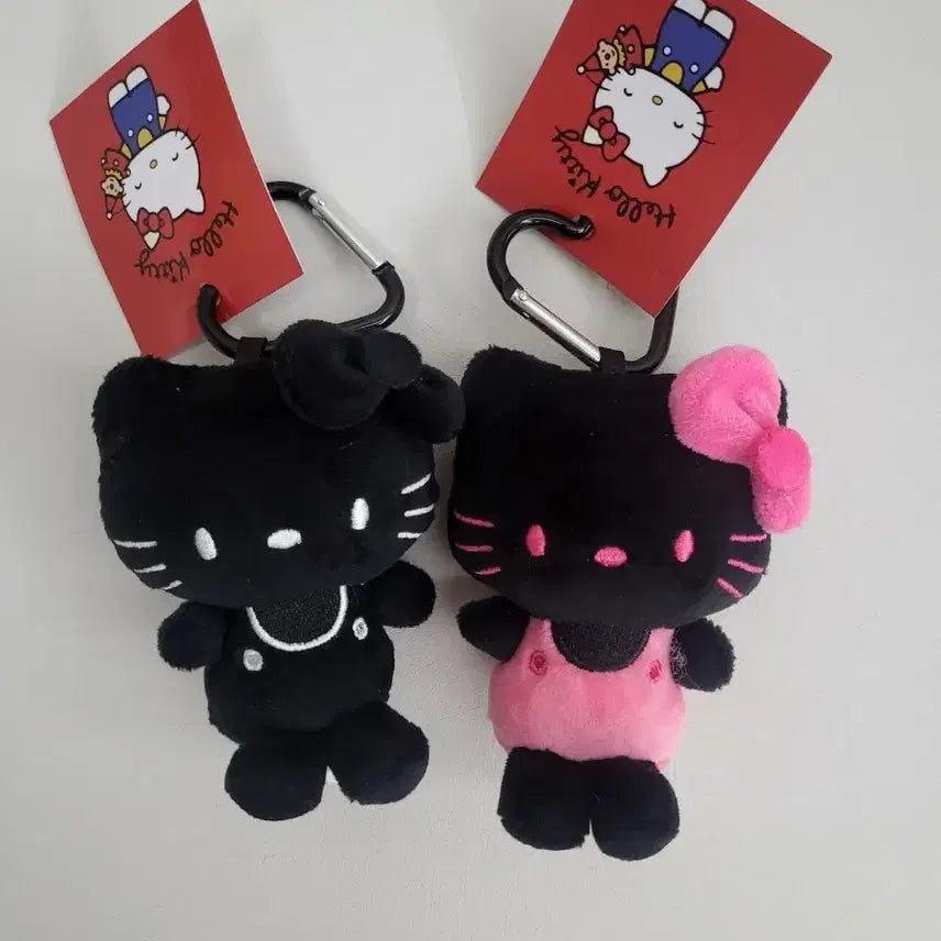 [SOLD OUT] 헬로키티 블랙/핑크 인형 키링 세트 (2개)