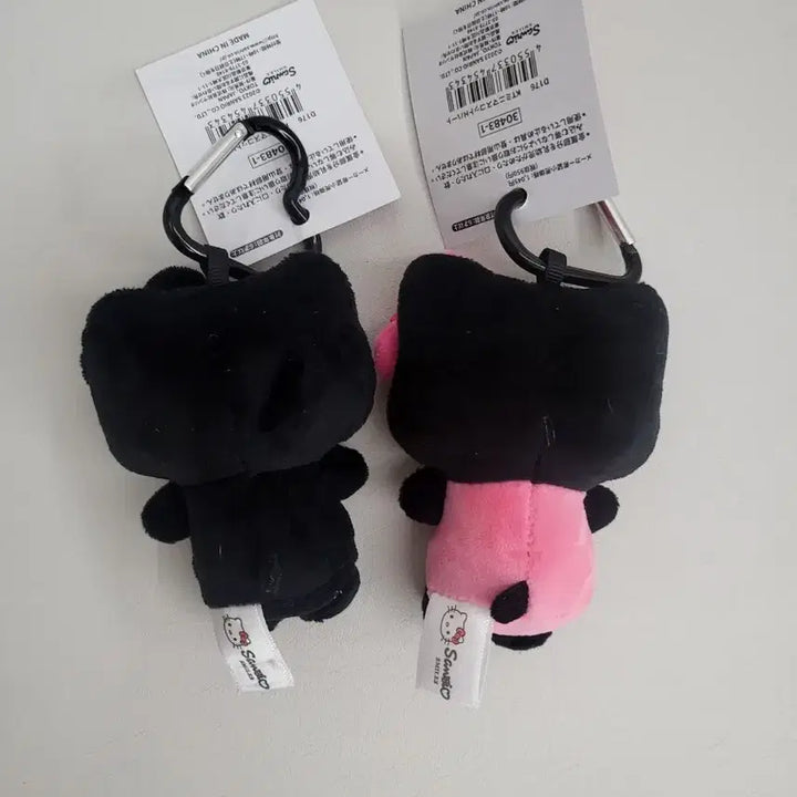 [SOLD OUT] 헬로키티 블랙/핑크 인형 키링 세트 (2개)