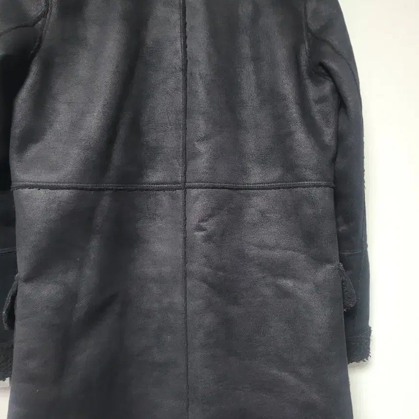 [BUNJANG] SUGI Black Mouton Coat / SUGI 브랜드의 블랙 무스탕 코트예요부드러운 양털 안감