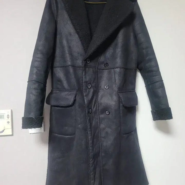 [BUNJANG] SUGI Black Mouton Coat / SUGI 브랜드의 블랙 무스탕 코트예요부드러운 양털 안감