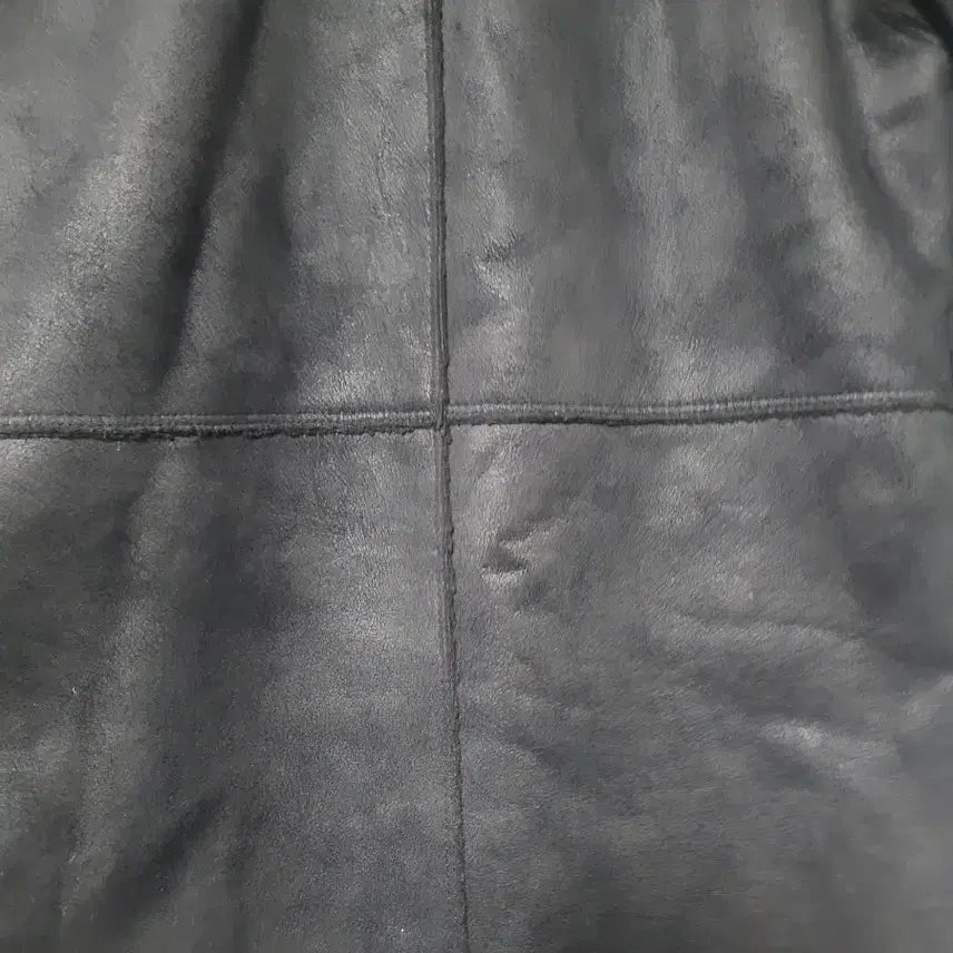 [BUNJANG] SUGI Black Mouton Coat / SUGI 브랜드의 블랙 무스탕 코트예요부드러운 양털 안감