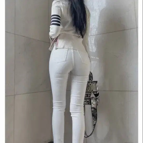 [BUNJANG] Kinda Me Hip Volume Skinny Jeans (Black/White) - Size S / 새상품)카인다미 골반볼륨 블랙/화이트 스키니진 S