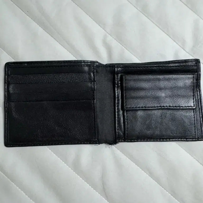 [BUNJANG] Calvin Klein Coin Bifold Wallet / 켈빈클라인 동전 반지갑