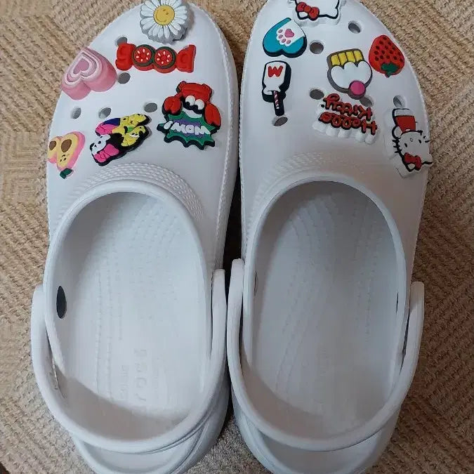 [BUNJANG] Crocs Classic Platform Sandals W7 / 크록스 클래식 플랫폼 샌들.W7. 240