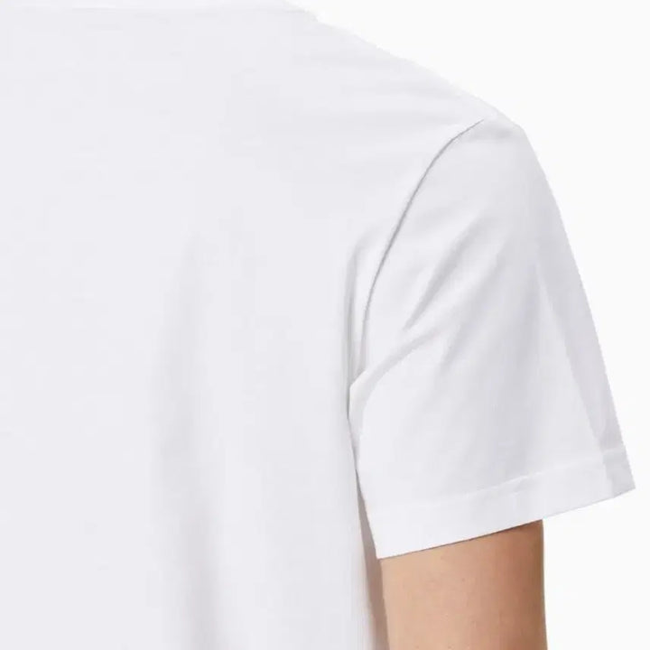 [BUNJANG] Calvin Klein V-neck CK Logo T-shirt / (새제품)켈빈클라인진 브이넥 ck로고 반팔티 L사이즈 팔아요