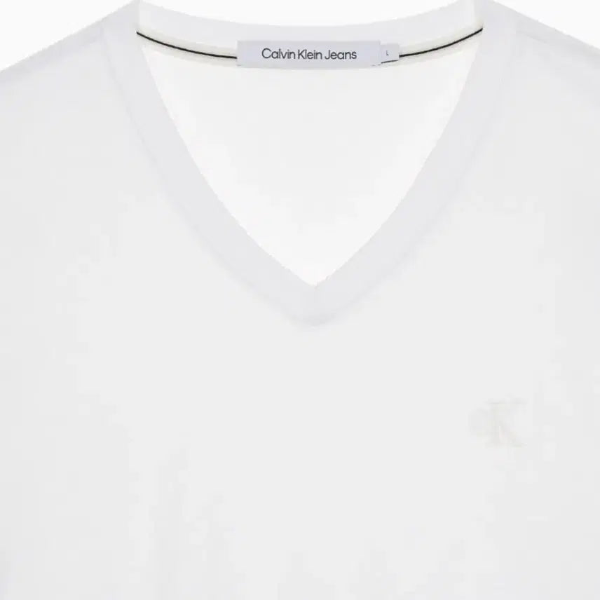 [BUNJANG] Calvin Klein V-neck CK Logo T-shirt / (새제품)켈빈클라인진 브이넥 ck로고 반팔티 L사이즈 팔아요