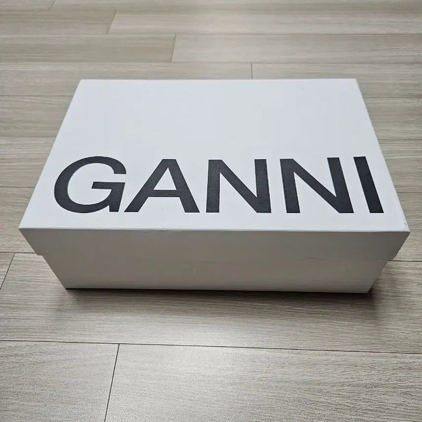 [BUNJANG] GANNI Crystal Leather Loafers (Size 35) / 새제품 가니 GANNI 크리스털 가죽 구두 225 size35