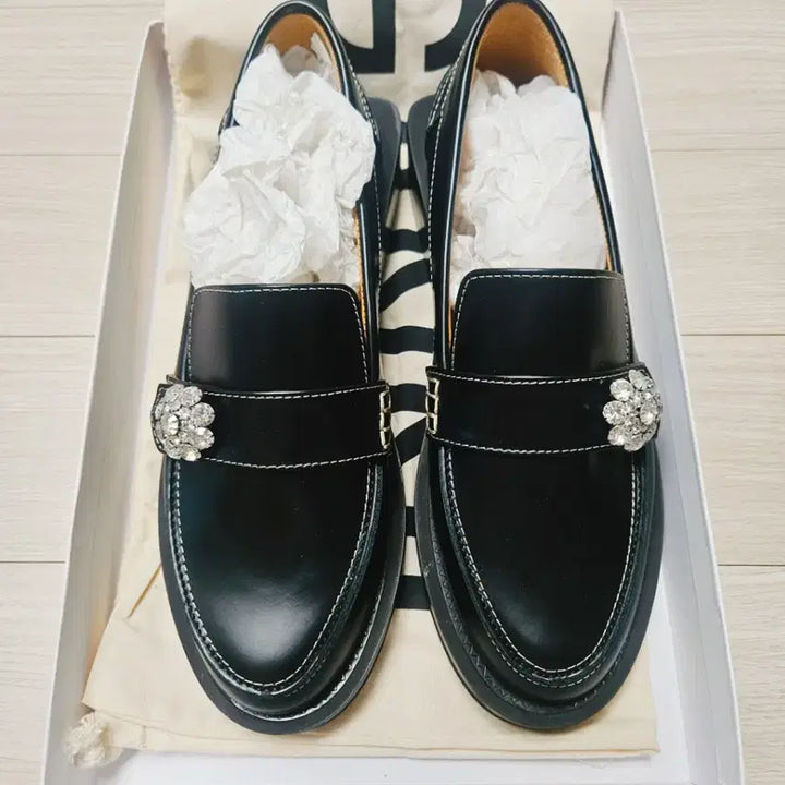 [BUNJANG] GANNI Crystal Leather Loafers (Size 35) / 새제품 가니 GANNI 크리스털 가죽 구두 225 size35