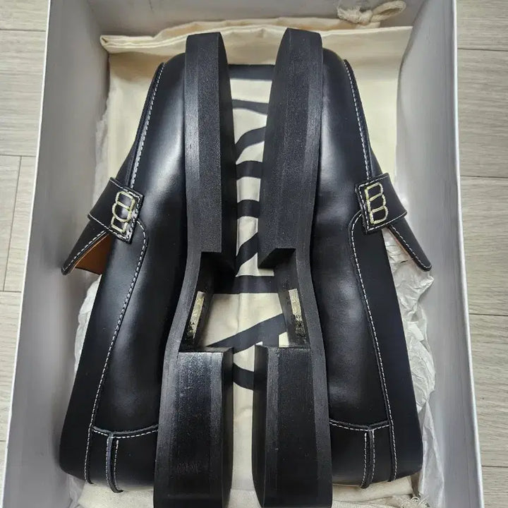[BUNJANG] GANNI Crystal Leather Loafers (Size 35) / 새제품 가니 GANNI 크리스털 가죽 구두 225 size35