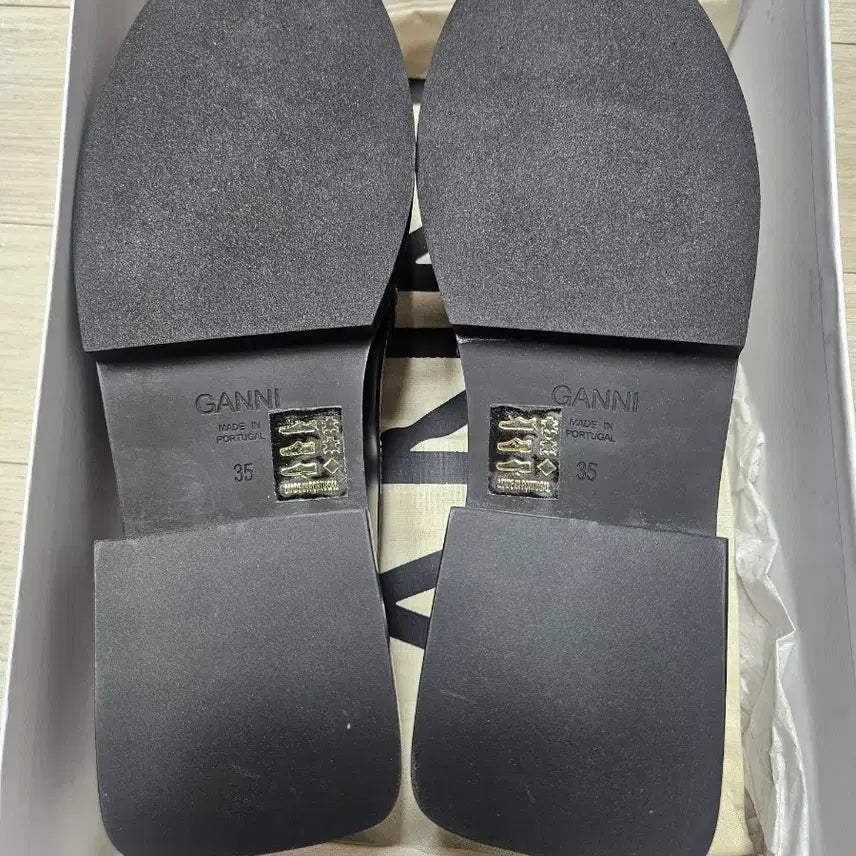 [BUNJANG] GANNI Crystal Leather Loafers (Size 35) / 새제품 가니 GANNI 크리스털 가죽 구두 225 size35