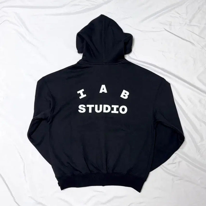 [BUNJANG] Iab Studio Hoodie Zip-up Black / [새상품] 아이앱 스튜디오 후드 집업 블랙-26SS L사이즈