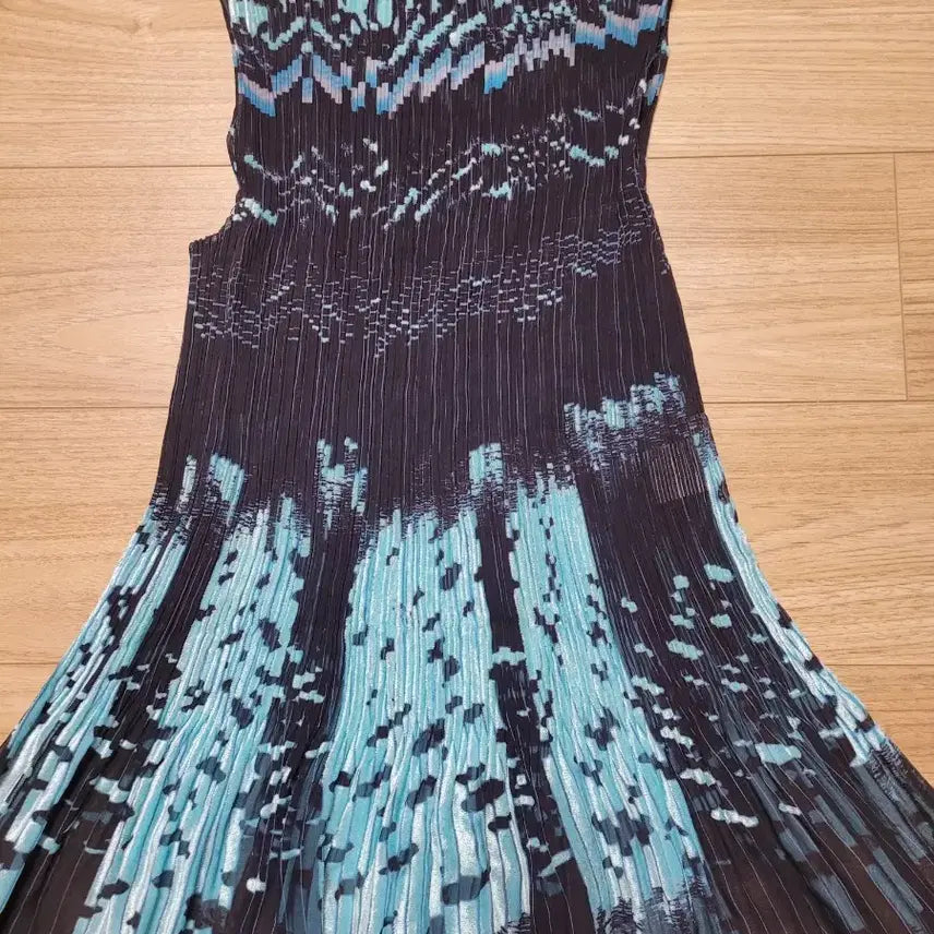 [BUNJANG] Issey Miyake Pleats Please Artistic High-End Dress / 이세이미야케 아름답고  예술적인 고가 원피스 반목 탑 플리츠플리즈