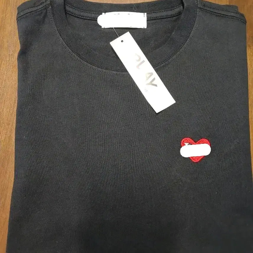 [SOLD OUT] 꼼데 검정 하트 반팔티셔츠 m