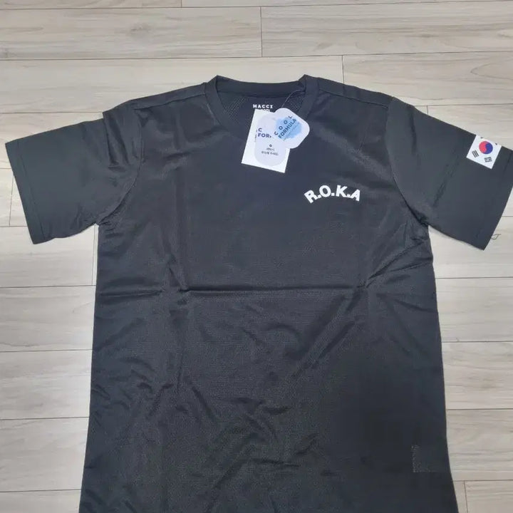 [BUNJANG] ROKA Short-Sleeve T-Shirt Size 100 / ROKA 로카 반팔 티셔츠 100사이즈 새상품