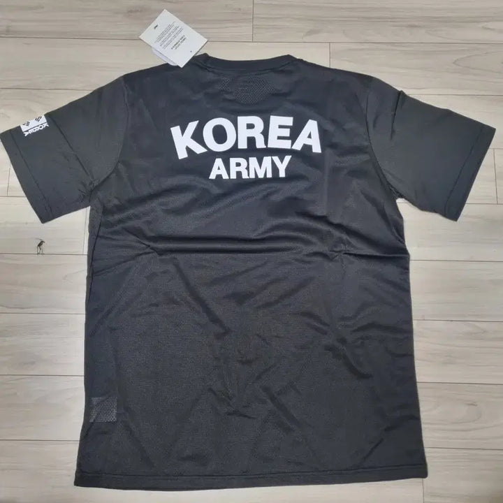 [BUNJANG] ROKA Short-Sleeve T-Shirt Size 100 / ROKA 로카 반팔 티셔츠 100사이즈 새상품