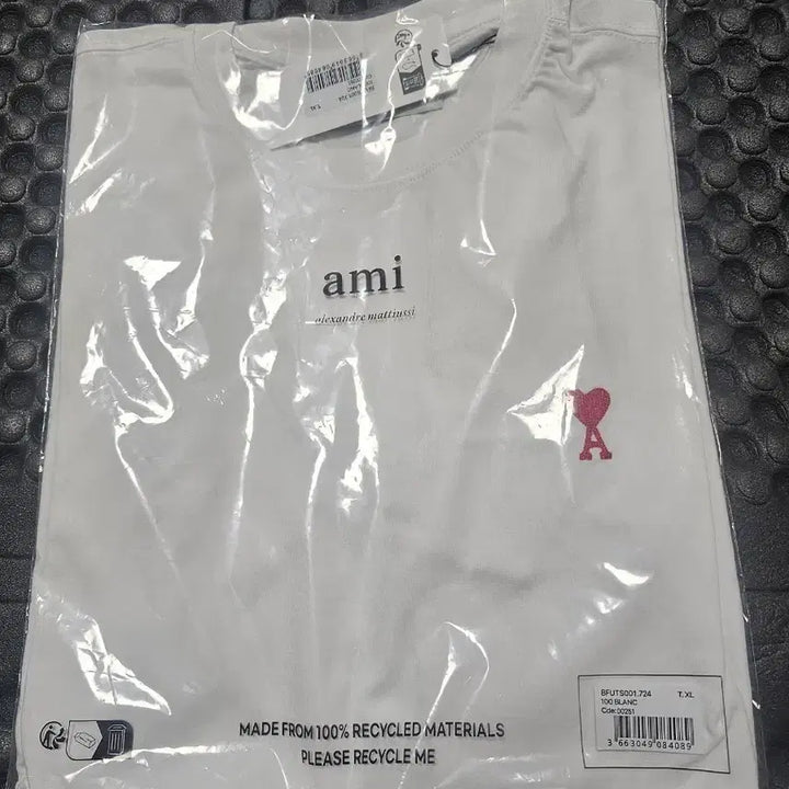 [BUNJANG] AMI Small Heart Short Sleeve T-shirt White XL / 아미 스몰 하트 반팔 티셔츠 화이트 XL