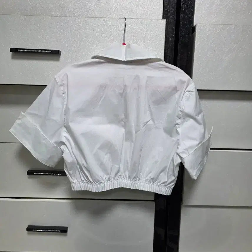 [SOLD OUT] 나이키 화이트 크롭 반팔 자켓