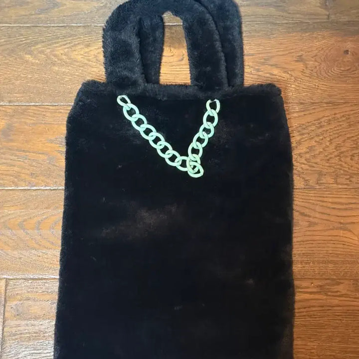 [BUNJANG] Black Faux Fur Tote Bag with Chain / 블랙 퍼 토트백