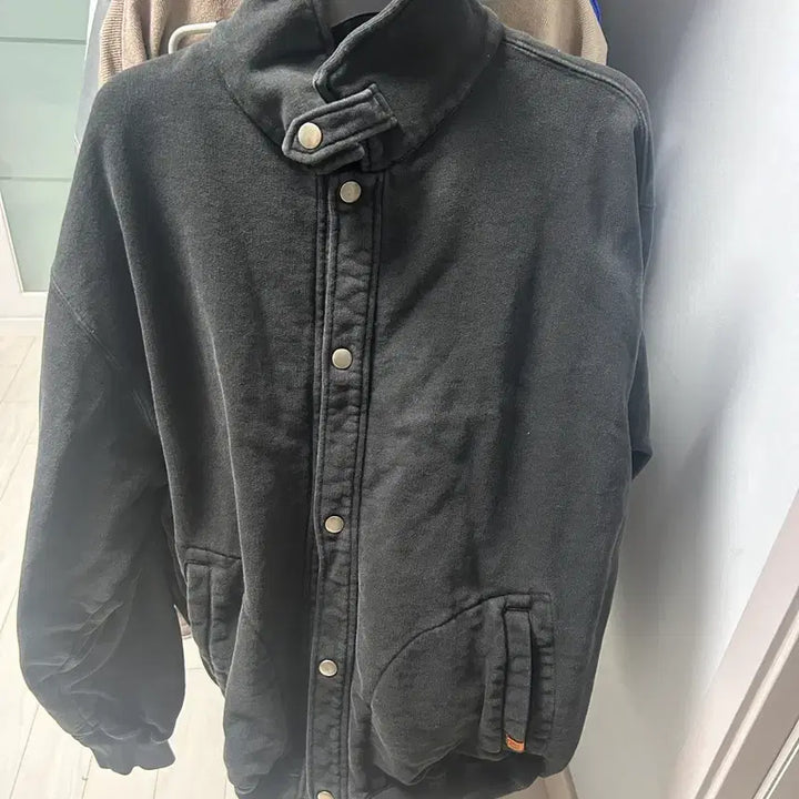 [BUNJANG] Universal Overall Snap Sweat Cardigan Vintage Black (M) / 유니버셜 오버롤 스냅 스웻 가디건 빈티지 블랙(M)