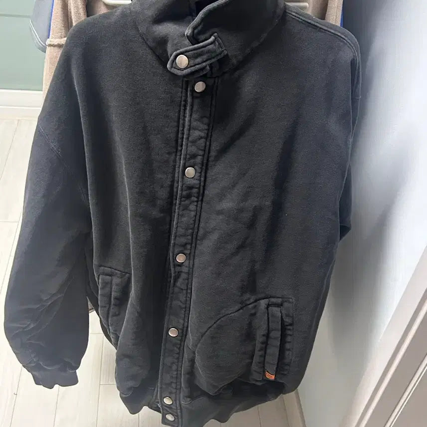 [BUNJANG] Universal Overall Snap Sweat Cardigan Vintage Black (M) / 유니버셜 오버롤 스냅 스웻 가디건 빈티지 블랙(M)