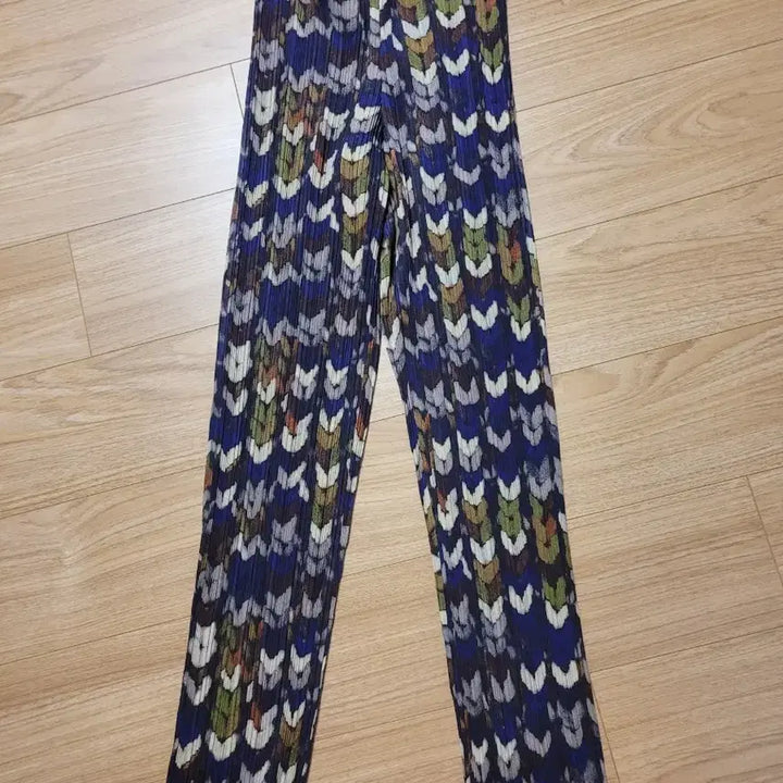 [SOLD OUT] 이세이미야케 플리츠플리즈 패턴 팬츠 날씬해 보이는 바지