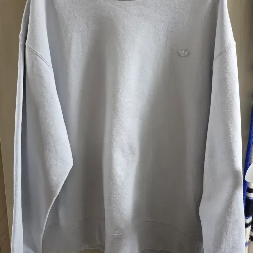 [BUNJANG] Adidas Crewneck Sweatshirt / 아디다스 귀여운 맨투맨