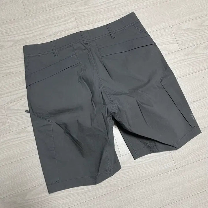 [SOLD OUT] 아크테릭스 스토우 쇼츠 9.5인치 cinder 반바지 32