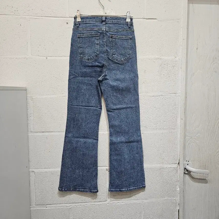 [BUNJANG] Semi-Bootcut High-Waist Jeans / S,M사이즈 스판 세미부츠컷 하이웨스트 중청
