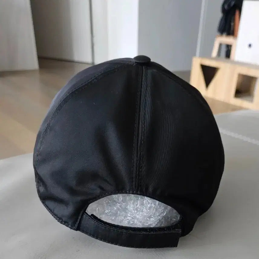 [SOLD OUT] 프라다 볼캡 XL