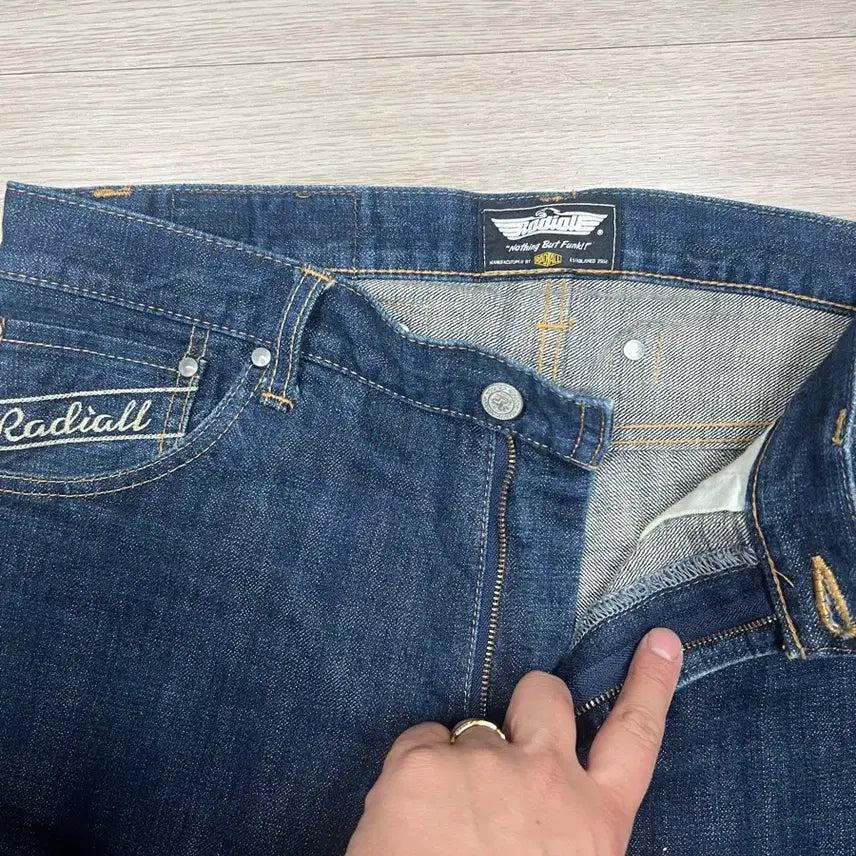 [BUNJANG] RADIALL Selvedge Denim Pants (Size 32) / RADIALL(라디알) 셀비지 데님 팬츠 (32사이즈,신치백)