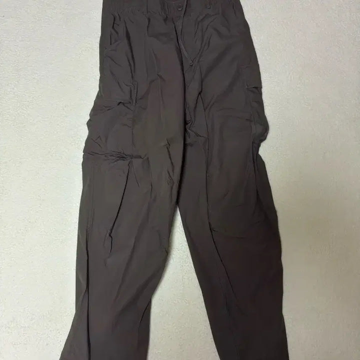 [BUNJANG] Uniqlo Wide Fit Cargo Pants Dark Brown L / 유니클로 와이드핏카고팬츠 다크브라운 L