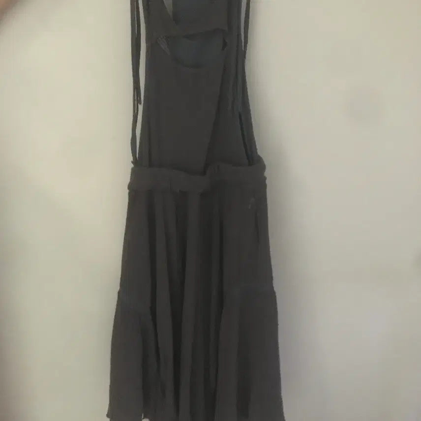 [BUNJANG] ojos 23FW Overall Flare Skirt Charcoal / ojos 오호스 23fw 오버롤 플레어 스커트 차콜