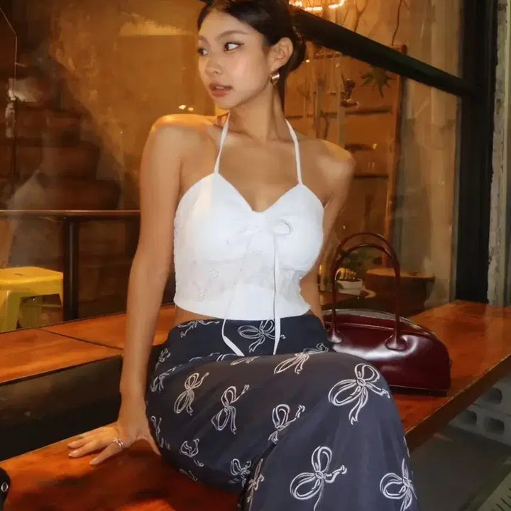 [BUNJANG] Drawer Attention Halterneck Ribbon Punching Sleeveless Top / 에이블리 드로우어텐션 홀터넥 리본 펀칭 나시