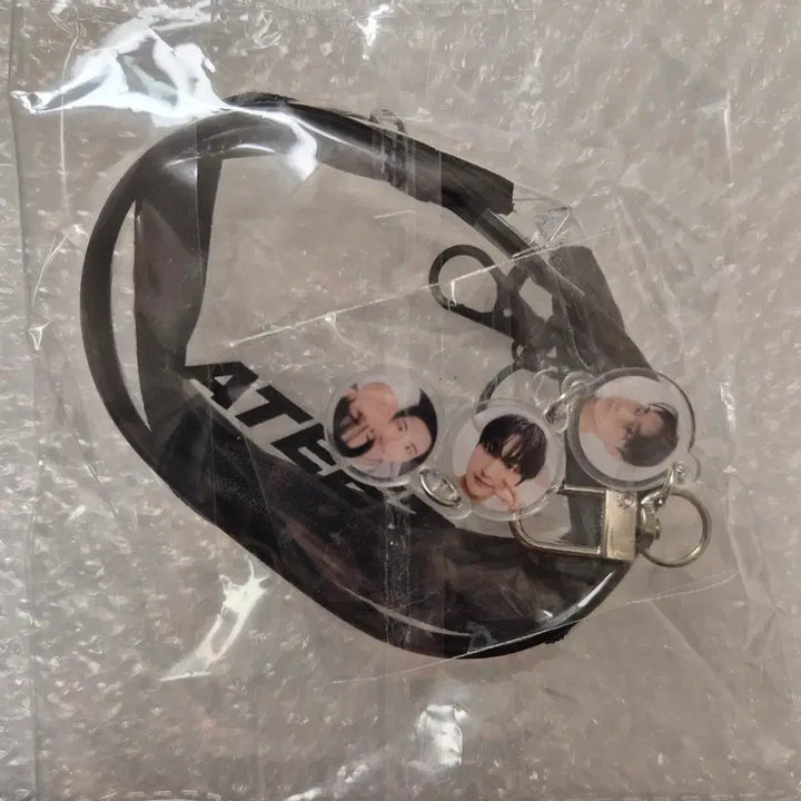 [BUNJANG] ATEEZ Bosong_Tez Pouch &amp; Unit Keyring Set / 에이티즈 보송티즈 파우치 산성화 유닛 키링 세트 양도