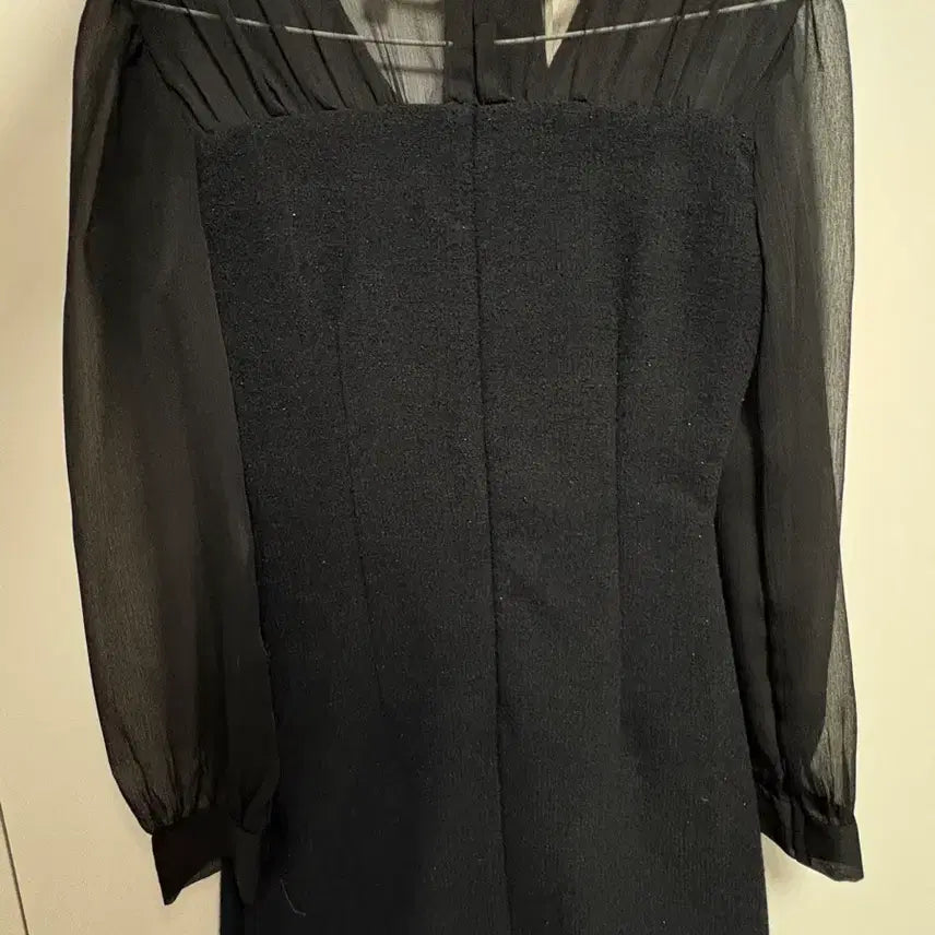 [BUNJANG] Le Soir Radeau Sheer Neck Mini Dress / 르쇼어 르아드쥬 시스루 타이 미니 원피스