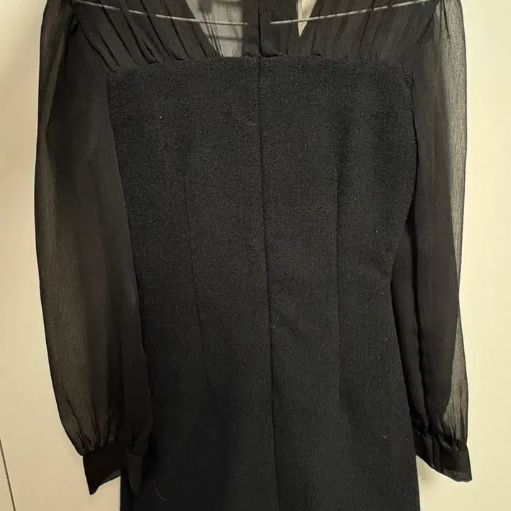 [BUNJANG] Le Soir Radeau Sheer Neck Mini Dress / 르쇼어 르아드쥬 시스루 타이 미니 원피스
