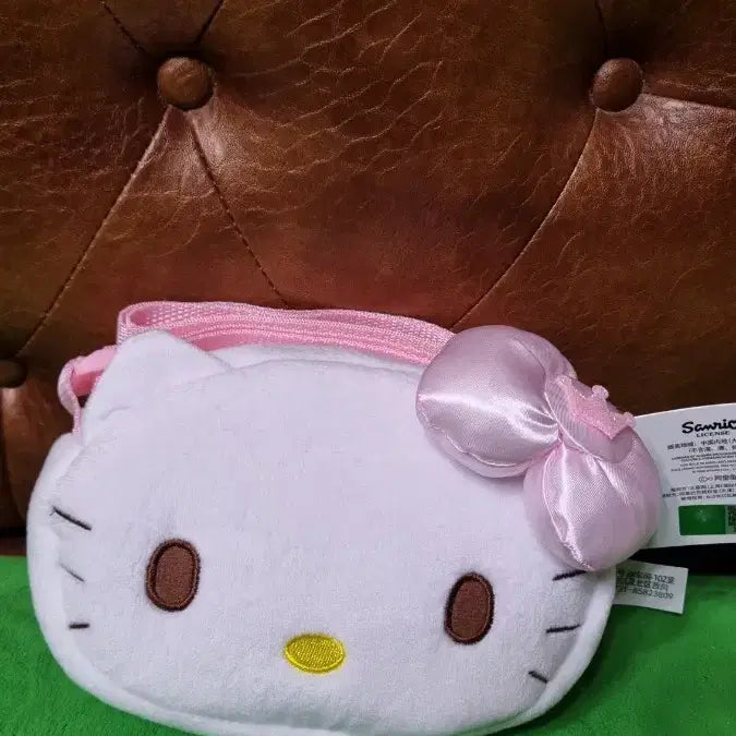 [BUNJANG] Sanrio Hello Kitty Mini Cross Bag / 산리오 2025 헬로키티 미니 크로스백