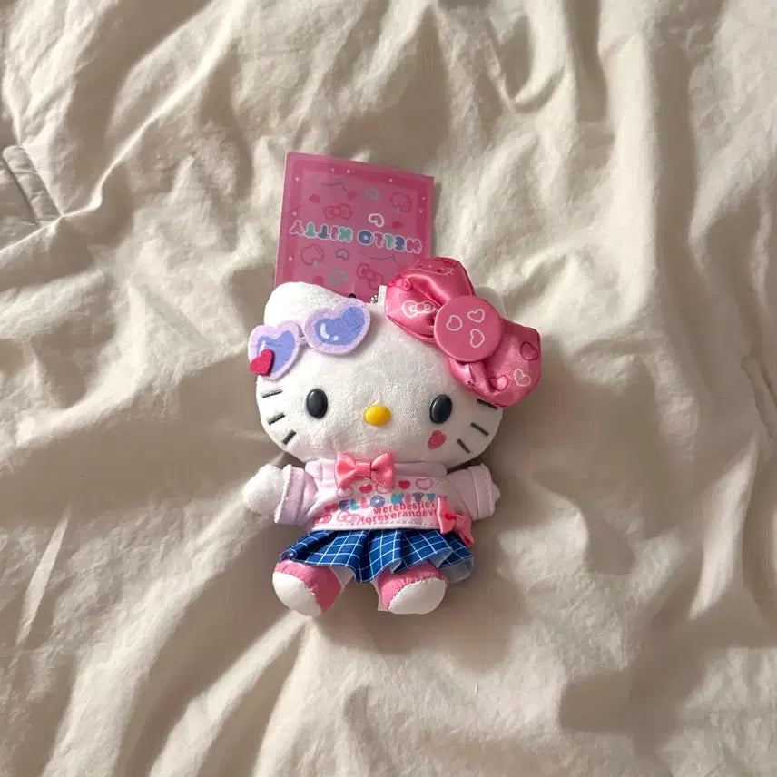 [BUNJANG] Hello Kitty Go Go Girl School Look Mascot Keyring / (새상품) 헬로키티 고고걸 카라메키 학원 스쿨룩 마스코트 키링 인형