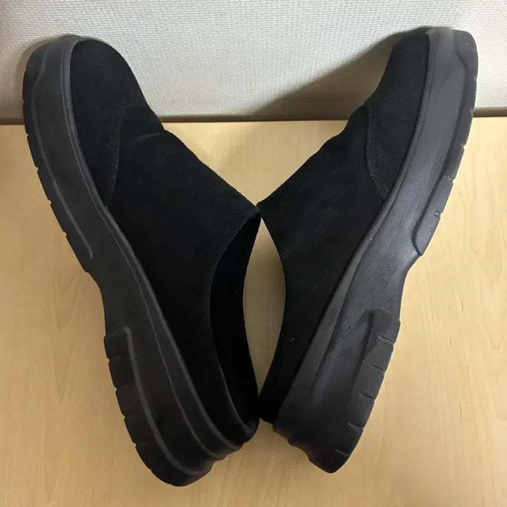 [BUNJANG] Ottie Suede Clogs (Size 250) / 오찌 스웨이드 클로그 250사이즈 (5회 착용)