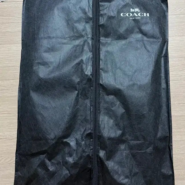 [BUNJANG] Coach Matin Kim Coated Hooded Jumper / 코치 마뗑킴 코팅 후드 점퍼 블랙