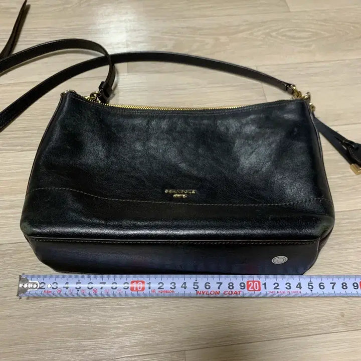 [SOLD OUT] 빈폴 가죽 숄더백