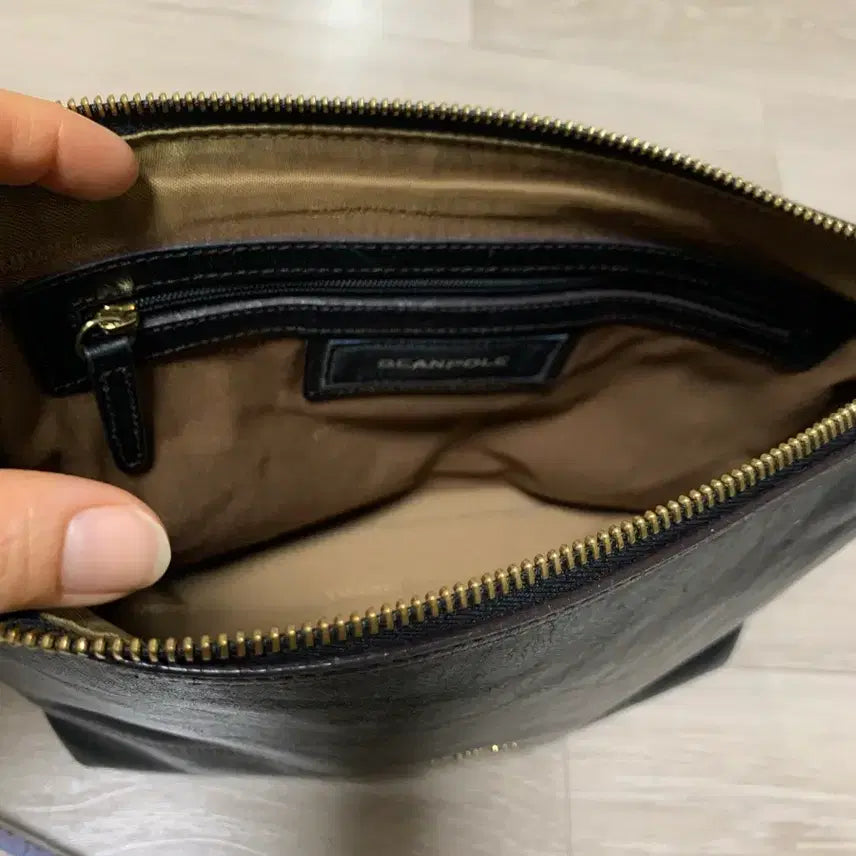 [SOLD OUT] 빈폴 가죽 숄더백