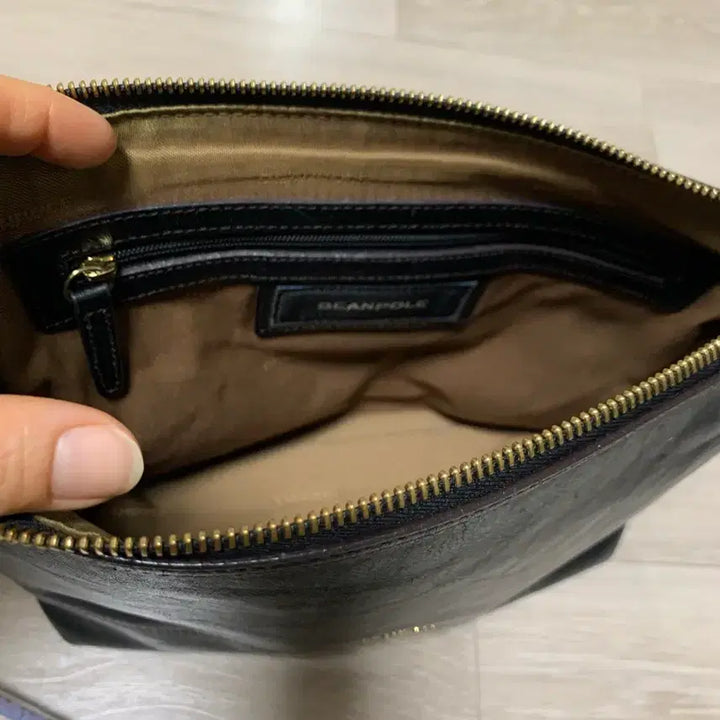 [SOLD OUT] 빈폴 가죽 숄더백