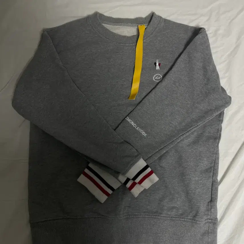 [BUNJANG] Moncler Fragment Hiroshi Fujiwara Logo Crewneck Sweatshirt / 몽클레르 프라그먼트 히로시 후지와라