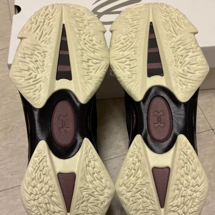 [BUNJANG] Curry Series 7 Sneakers / (270) 커리 시리즈 7