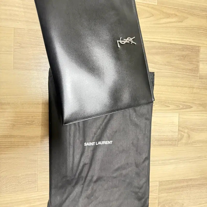 [BUNJANG] Saint Laurent Clutch / 생로랑 클러치