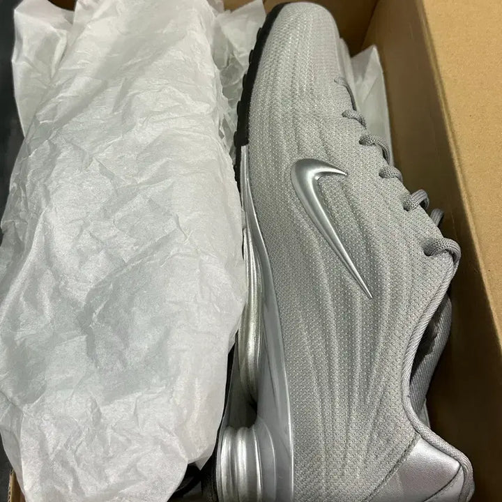 [BUNJANG] Nike Shox Metallic Silver Sneakers / 나이키 샥스 메탈릭 실버 270