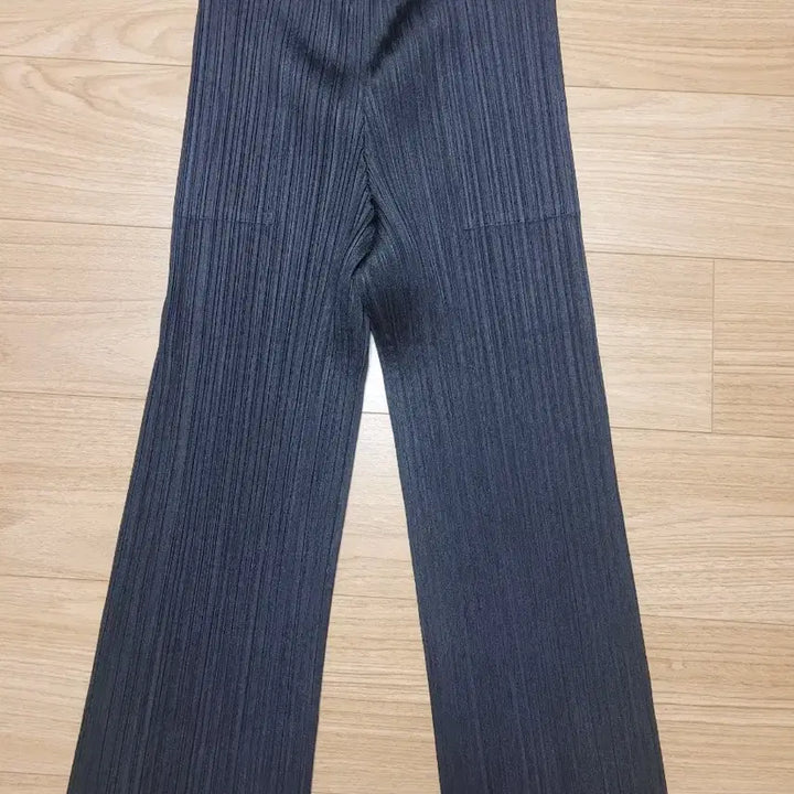 [BUNJANG] Pleats Please Issey Miyake Basic Black Ankle Pants / 이세이미야케 플리츠플리즈 기본 블랙 팬츠 발목 기장 필수 아이템