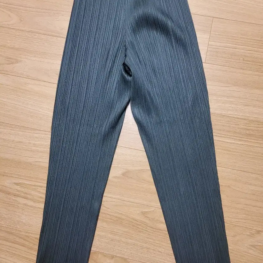 [SOLD OUT] 이세이미야케 플리츠플리즈 여름팬츠 얇은 시원한 바지