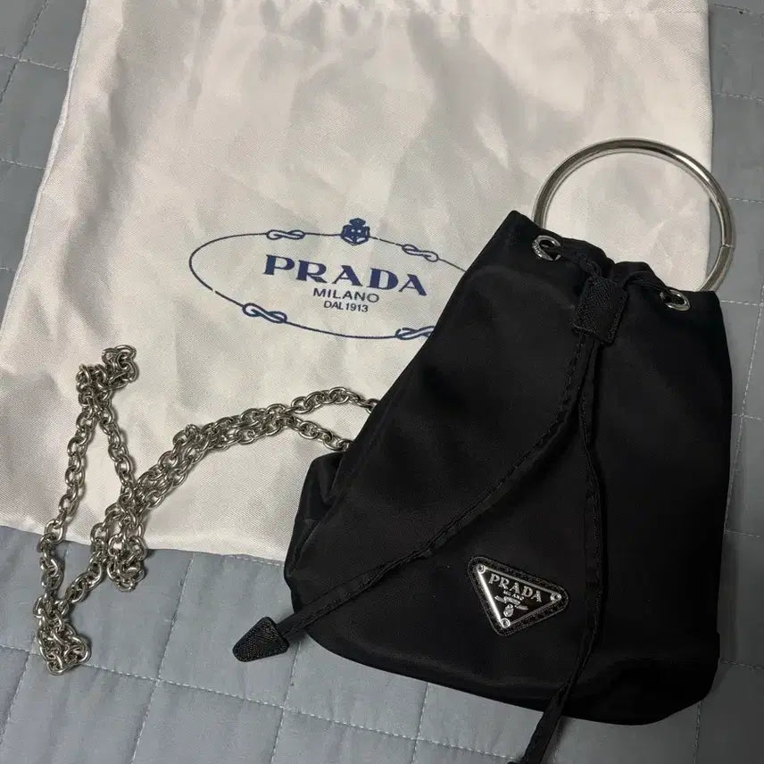 [SOLD OUT] 프라다복조리파우치 체인 버킷백 크로스백